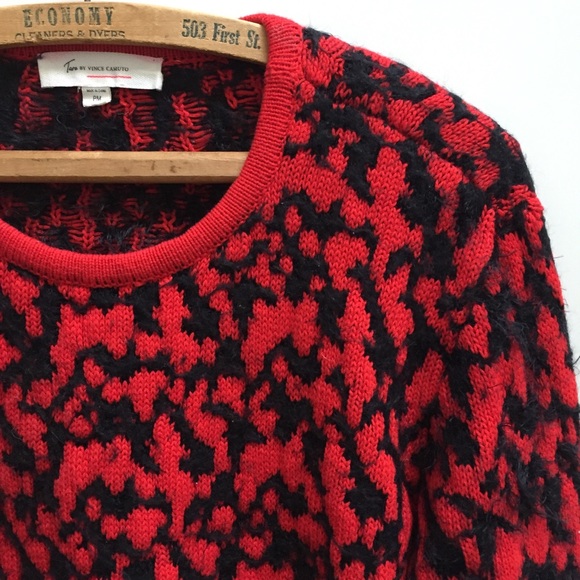 MODERN Two Vince Camuto red black leopard sweater Shirt petite medium - Picture 3 of 6